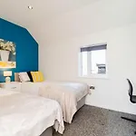 Near Centre, Private Garden, Parking, Netflix, Long Stay Savings
