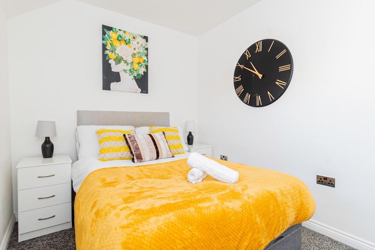 Apartment Near Centre, Private Garden, Parking, Netflix, Long Savings Cardiff